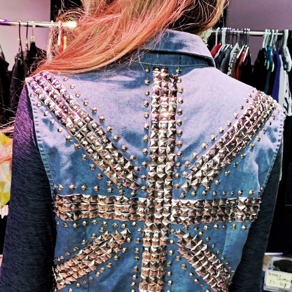 Embellished sleeveless jean vest - Picture 1 of 2